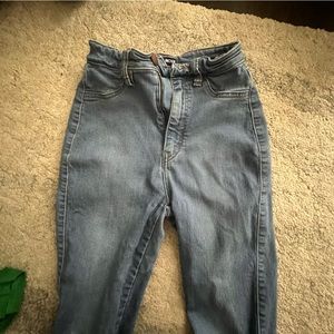 FASHION NOVA HIGH WAISTED JEANS👖